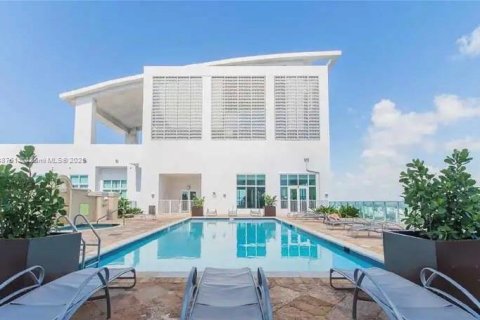 Снять в аренду кондоминиум в Майами, Флорида 1 спальня, 60.48м2, № 1942545 - фото 17