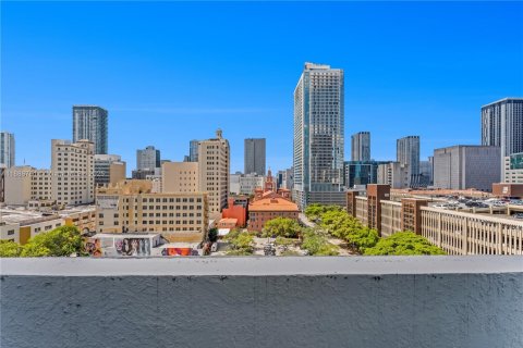 Снять в аренду кондоминиум в Майами, Флорида 1 спальня, 60.48м2, № 1942545 - фото 12