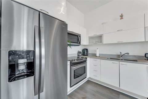 Снять в аренду кондоминиум в Майами, Флорида 1 спальня, 60.48м2, № 1942545 - фото 6