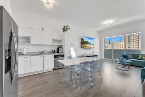 Снять в аренду кондоминиум в Майами, Флорида 1 спальня, 60.48м2, № 1942545 - фото 3