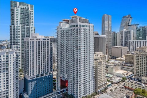 Снять в аренду кондоминиум в Майами, Флорида 1 спальня, 60.48м2, № 1942545 - фото 1