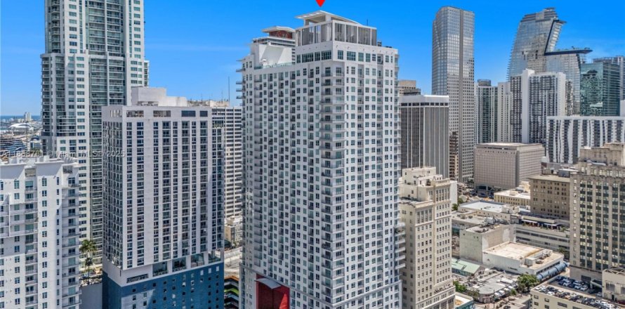 Кондоминиум с 1 спальней в Майами, Флорида № 1942545