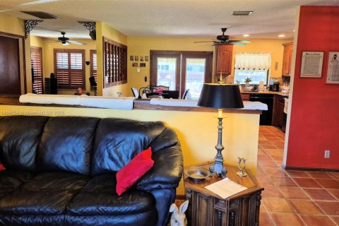 Villa ou maison à vendre à Boynton Beach, Floride: 3 chambres, 122.26 m2 № 1928955 - photo 2