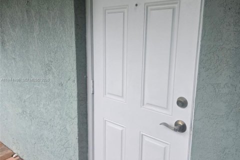 Appartement à Hollywood, Floride 1 chambre № 2001214