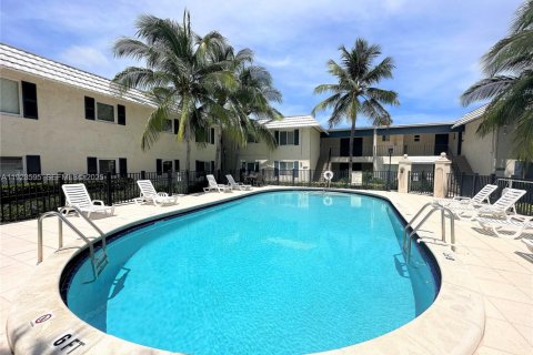 Copropriété à louer à Pinecrest, Floride: 1 chambre, 53.33 m2 № 1987420 - photo 8
