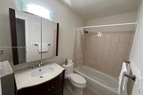 Copropriété à louer à Pinecrest, Floride: 1 chambre, 53.33 m2 № 1987420 - photo 7