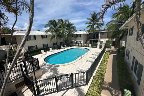 Copropriété à louer à Pinecrest, Floride: 1 chambre, 53.33 m2 № 1987420 - photo 9