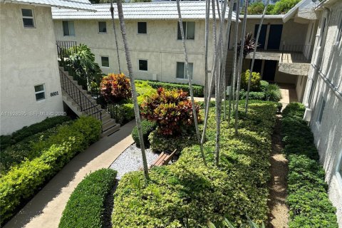 Copropriété à louer à Pinecrest, Floride: 1 chambre, 53.33 m2 № 1987420 - photo 10