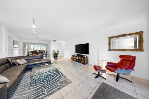 Copropriété à vendre à Bay Harbor Islands, Floride: 1 chambre, 100.33 m2 № 1977359 - photo 11