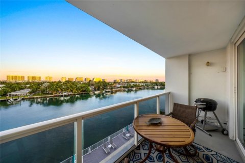 Copropriété à vendre à Bay Harbor Islands, Floride: 1 chambre, 100.33 m2 № 1977359 - photo 12