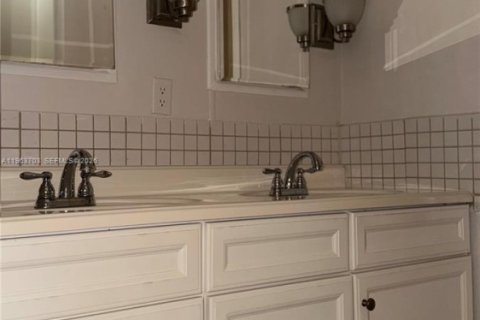 Apartment in Boca Raton, Florida 2 bedrooms, 93.65 sq.m. № 2026094 - photo 21