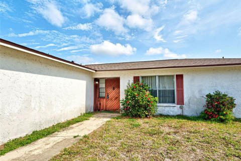 House in Englewood, Florida 2 bedrooms, 112.78 sq.m. № 1527010 - photo 2