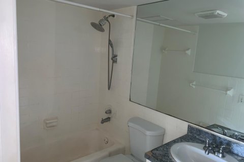 Condo in Fort Lauderdale, Florida, 1 bedroom  № 2182903 - photo 17