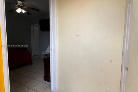 Immobilier commercial à louer à Hialeah, Floride: 1 chambre, 168.9 m2 № 1956919 - photo 13