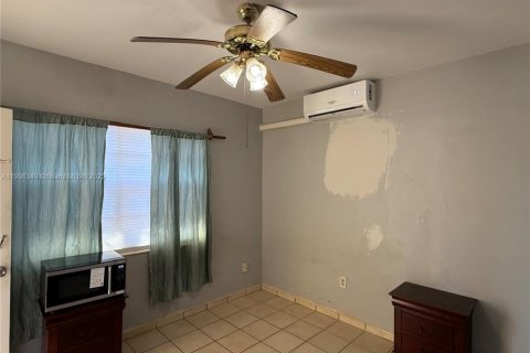 Immobilier commercial à louer à Hialeah, Floride: 1 chambre, 168.9 m2 № 1956919 - photo 7