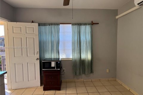 Immobilier commercial à louer à Hialeah, Floride: 1 chambre, 168.9 m2 № 1956919 - photo 6
