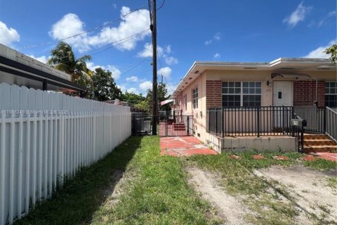 Immobilier commercial à louer à Hialeah, Floride: 1 chambre, 168.9 m2 № 1956919 - photo 14