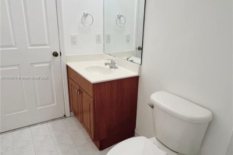 Снять в аренду виллу или дом в Майами, Флорида 4 спальни, 289.95м2, № 1957979 - фото 19