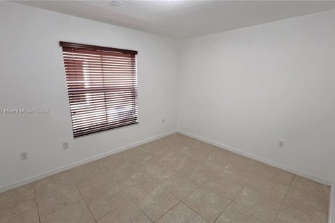 Снять в аренду виллу или дом в Майами, Флорида 4 спальни, 289.95м2, № 1957979 - фото 16