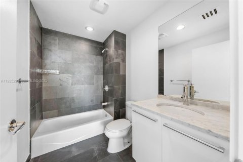 Купить кондоминиум в Майами, Флорида 3 спальни, 199.28м2, № 1994430 - фото 13