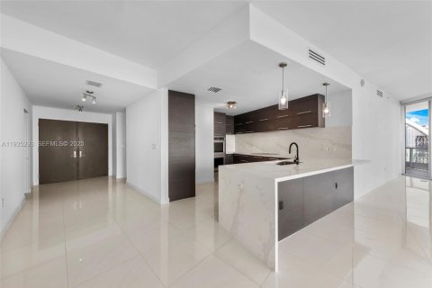 Купить кондоминиум в Майами, Флорида 3 спальни, 199.28м2, № 1994430 - фото 9