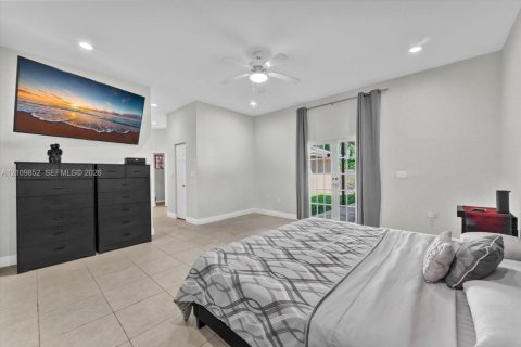 Villa ou maison à vendre à Miami, Floride: 4 chambres, 251.95 m2 № 2431331 - photo 19