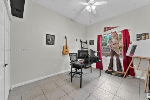 Villa ou maison à vendre à Miami, Floride: 4 chambres, 251.95 m2 № 2431331 - photo 28