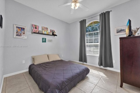 Villa ou maison à vendre à Miami, Floride: 4 chambres, 251.95 m2 № 2431331 - photo 23