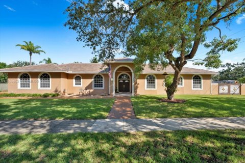 Villa ou maison à Miami, Floride 4 chambres, 251.95 m2 № 2431331