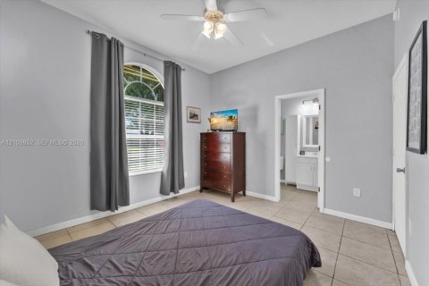 Villa ou maison à vendre à Miami, Floride: 4 chambres, 251.95 m2 № 2431331 - photo 24