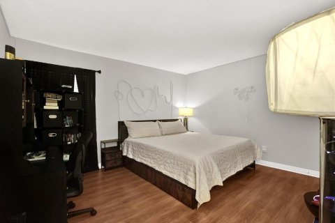 Condo in Tampa, Florida, 3 bedrooms  № 1840334 - photo 12