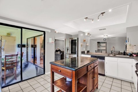 Condo in Tampa, Florida, 3 bedrooms  № 1840334 - photo 11