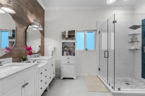 Villa ou maison à vendre à Miami, Floride: 4 chambres, 194.35 m2 № 1968686 - photo 23