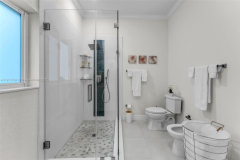 Villa ou maison à vendre à Miami, Floride: 4 chambres, 194.35 m2 № 1968686 - photo 21