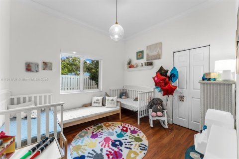 Villa ou maison à vendre à Miami, Floride: 4 chambres, 194.35 m2 № 1968686 - photo 13