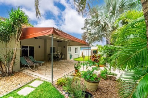 Villa ou maison à vendre à Miami, Floride: 4 chambres, 194.35 m2 № 1968686 - photo 26