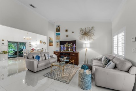 Villa ou maison à vendre à Miami, Floride: 4 chambres, 194.35 m2 № 1968686 - photo 5