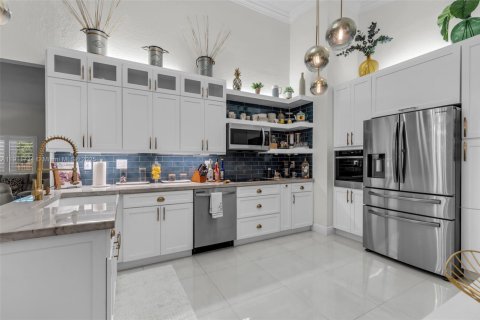 Villa ou maison à vendre à Miami, Floride: 4 chambres, 194.35 m2 № 1968686 - photo 10