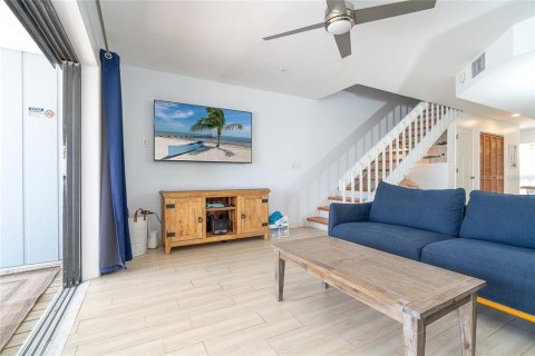 Townhouse in Placida, Florida 2 bedrooms, 124.86 sq.m. № 1614879 - photo 18