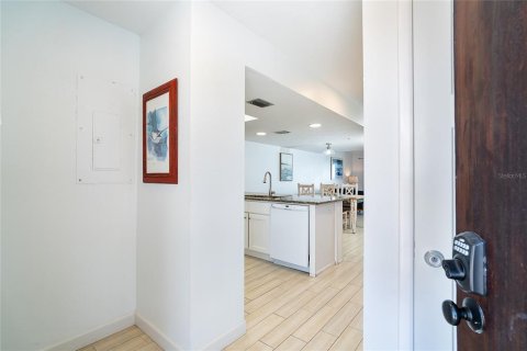 Townhouse in Placida, Florida 2 bedrooms, 124.86 sq.m. № 1614879 - photo 2