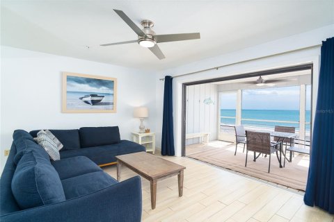 Townhouse in Placida, Florida 2 bedrooms, 124.86 sq.m. № 1614879 - photo 13