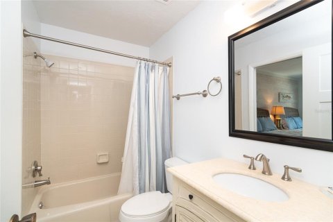 Townhouse in Placida, Florida 2 bedrooms, 124.86 sq.m. № 1614879 - photo 21
