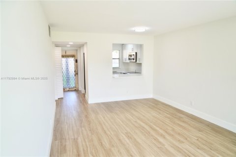 Condominio en venta en Sunrise, Florida, 1 dormitorio, 57.6 m2 № 1863713 - foto 15