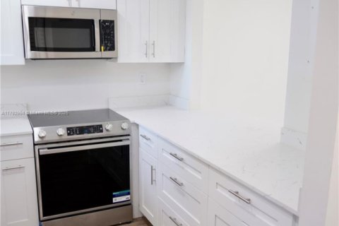 Condominio en venta en Sunrise, Florida, 1 dormitorio, 57.6 m2 № 1863713 - foto 6