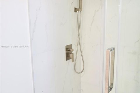 Condominio en venta en Sunrise, Florida, 1 dormitorio, 57.6 m2 № 1863713 - foto 10