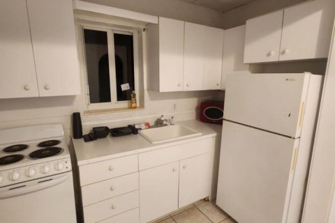 Снять в аренду квартиру в Холливуд, Флорида 1 спальня, 721.11м2, № 1151552 - фото 1