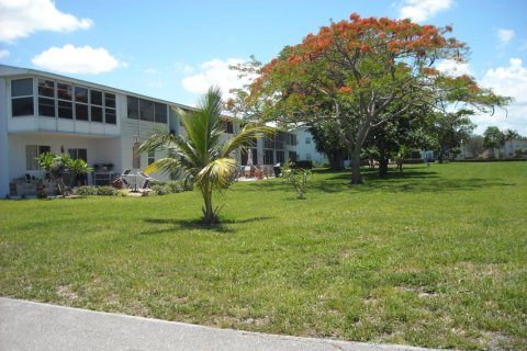 Condominio en alquiler en West Palm Beach, Florida, 2 dormitorios, 74.14 m2 № 1183081 - foto 1