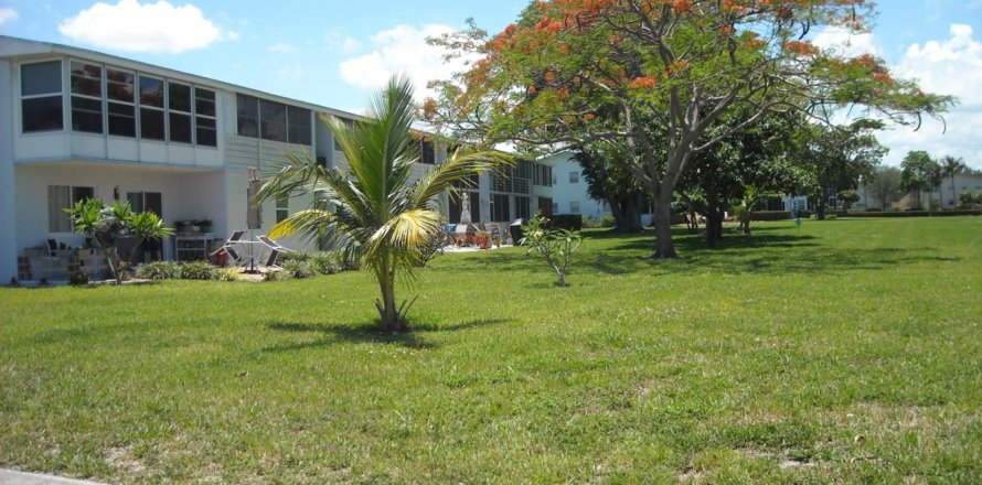 Condominio en West Palm Beach, Florida, 2 dormitorios  № 1183081