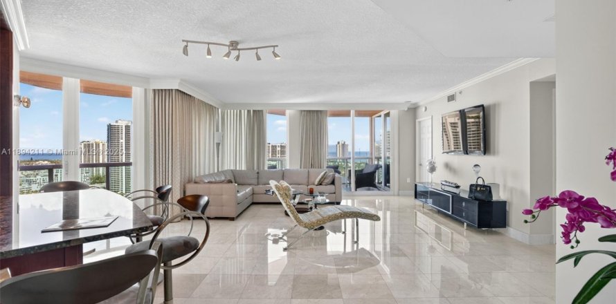 Condo à Aventura, Floride, 2 chambres  № 2014821
