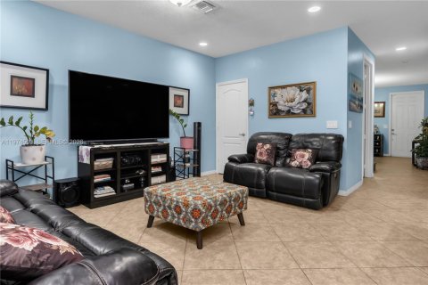 Townhouse in West Palm Beach, Florida 3 bedrooms, 167.78 sq.m. № 2040200 - photo 12